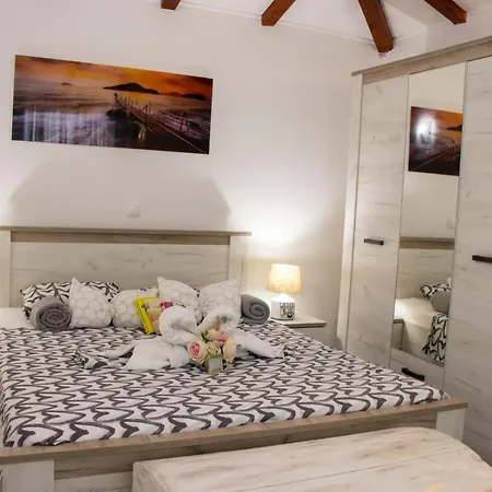 Authentic Dalmatian Treasure Homes * Orebic