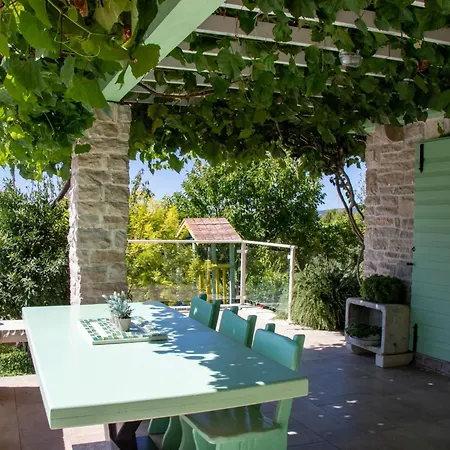 Authentic Dalmatian Treasure Homes Holiday home