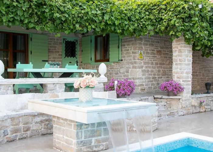 Authentic Dalmatian Treasure Homes Orebić